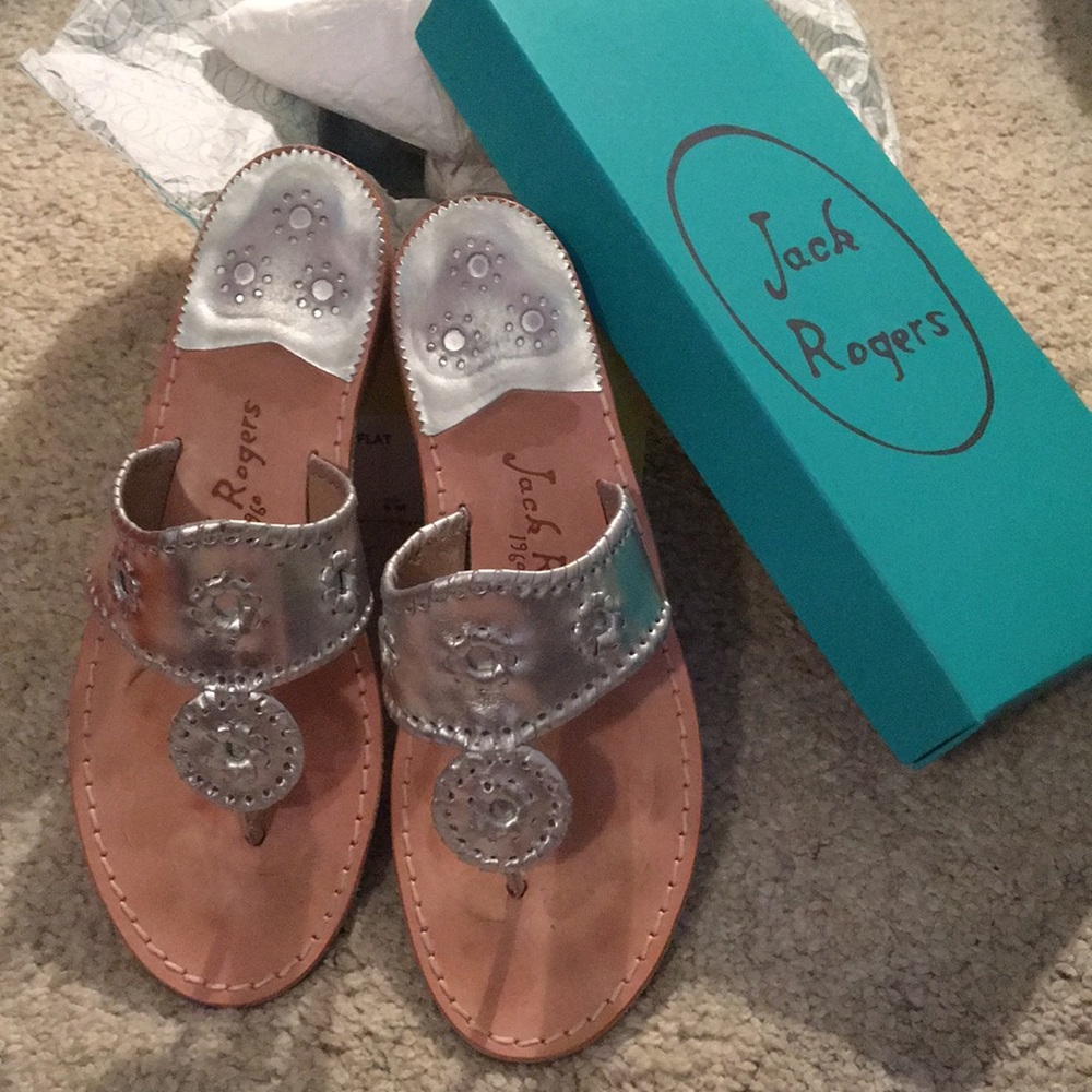 Jack Rogers silver Hamptons flip flop flats size 9